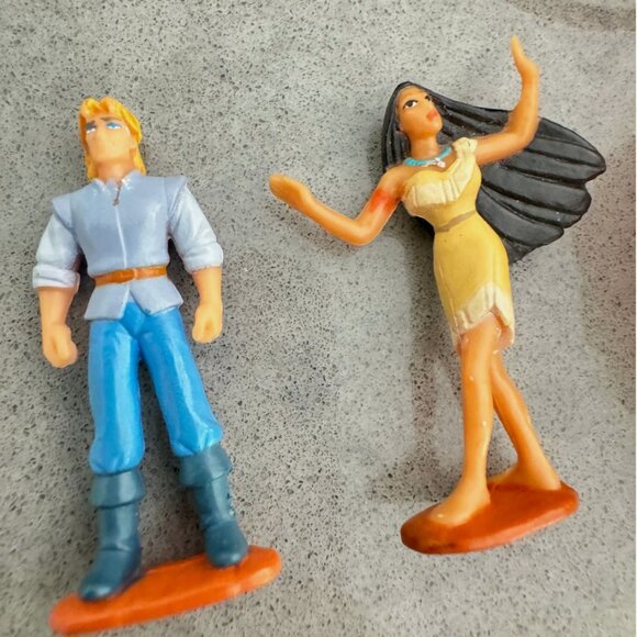 Polly Pocket Pocahontas Compact Complete Ariel Mermaid Lion King Disney Figures - Picture 2 of 5